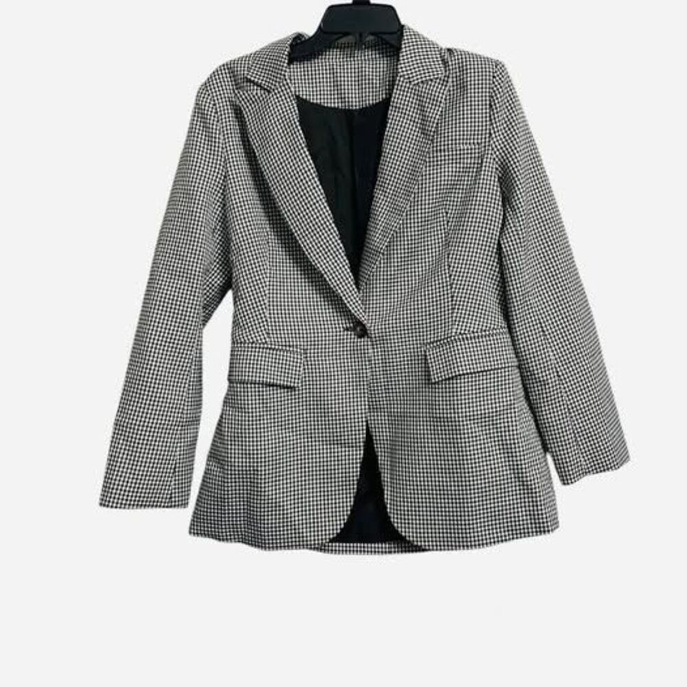 New Women’s Checkered Blazer Size Medium